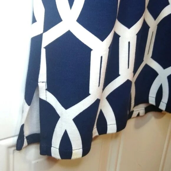⭐ Navy Blue Classic Lattice Print Shift Dress - Picture 3 of 5